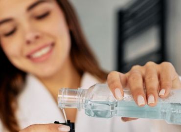 Colutorios: cómo usarlos correctamente y sus beneficios